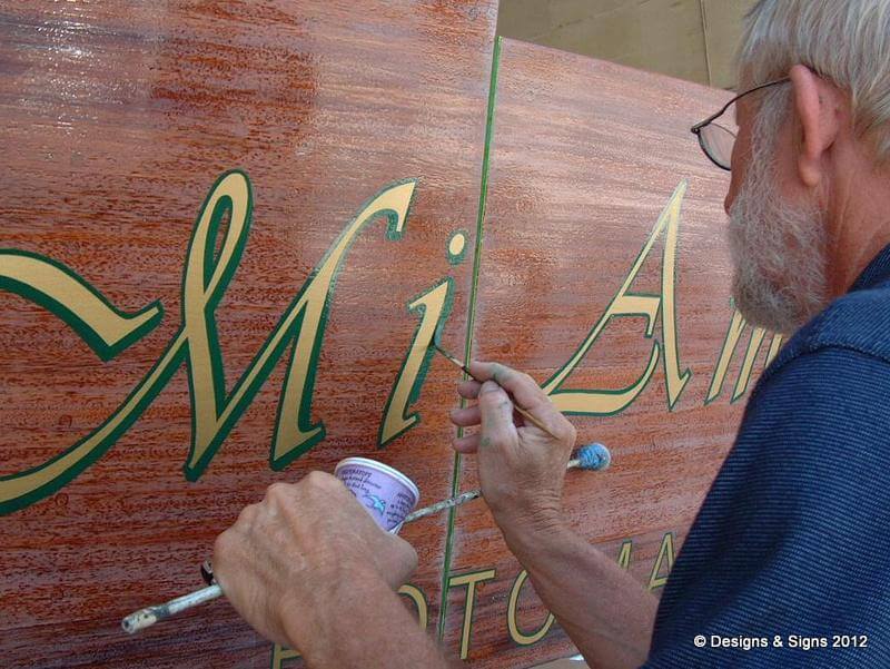 Wooden Boat Name, a Gold Leaf Lettering on Mi Amante.