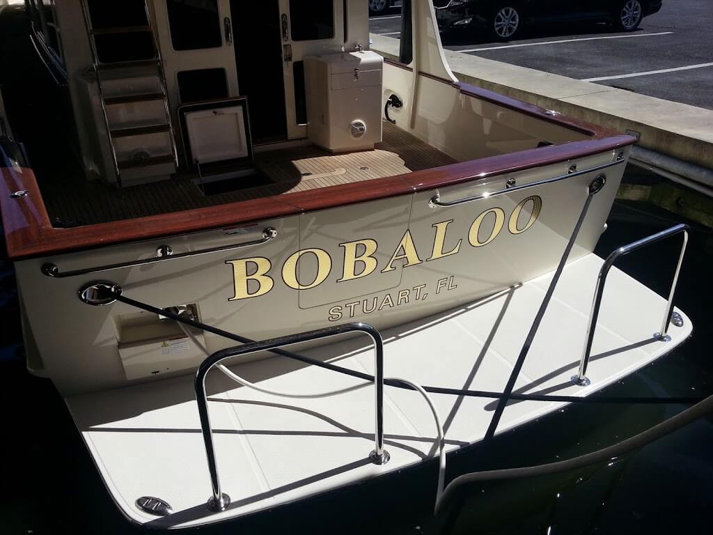 Gold Leaf Yacht Lettering, a Unique Yacht Name on Bobaloo.