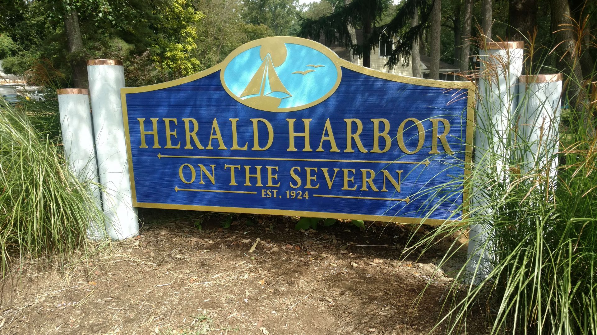 Herald Harbor Entrance Sign