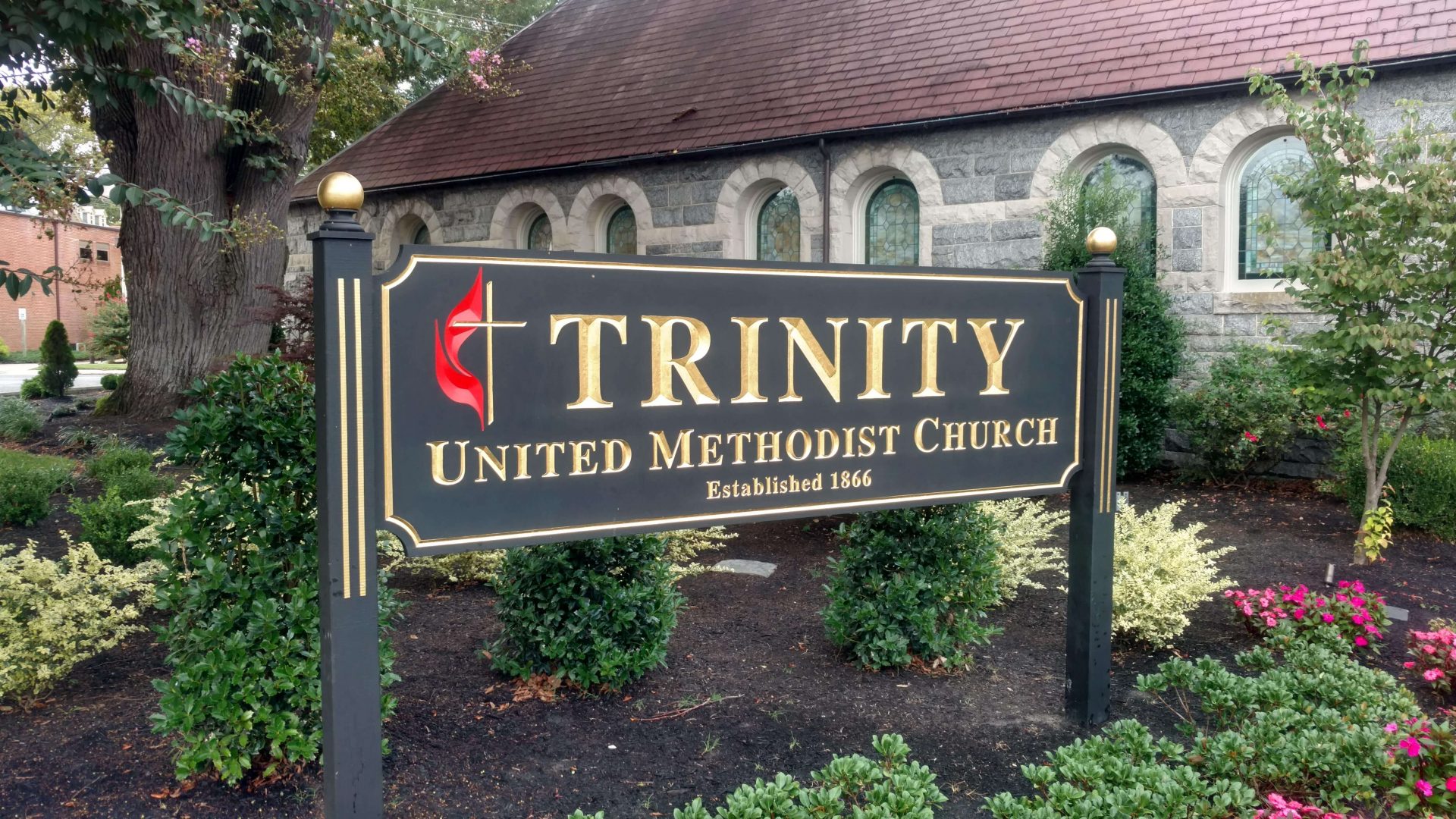Custom Church Signs, Gold Leaf in Salisbury, MD.